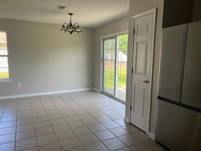 Building Photo - 5020 Sandlake Ct