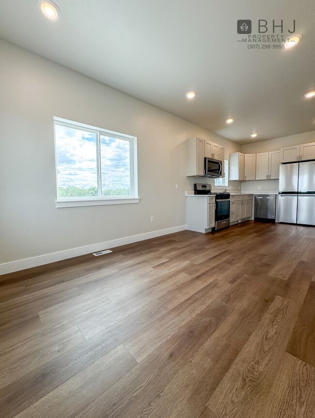 Foto del edificio - BRAND NEW! 2 BED/ 2BATH Dog Friendly Twin ...