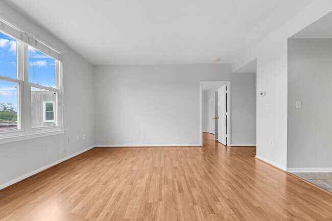 Foto del edificio - 2647 Connecticut Ave NW