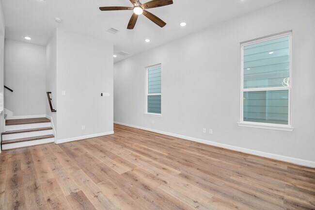 Foto del edificio - 2349 Hoskins Dr