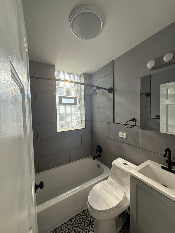 Foto del edificio - 1856 W 18th St
