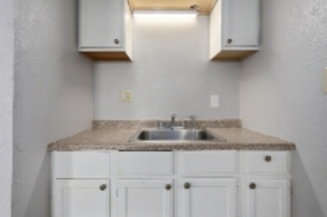 Foto del edificio - 204 E Franklin St