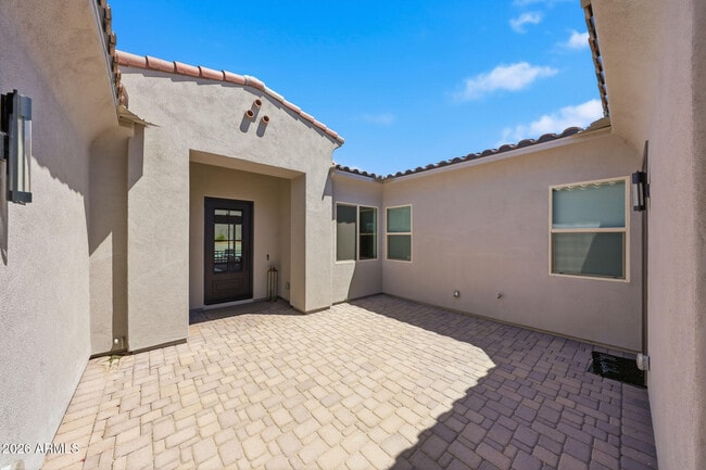 Building Photo - 6896 E Lomas Verdes Dr