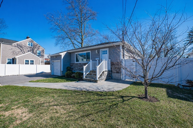 Building Photo - 2002 City Ave