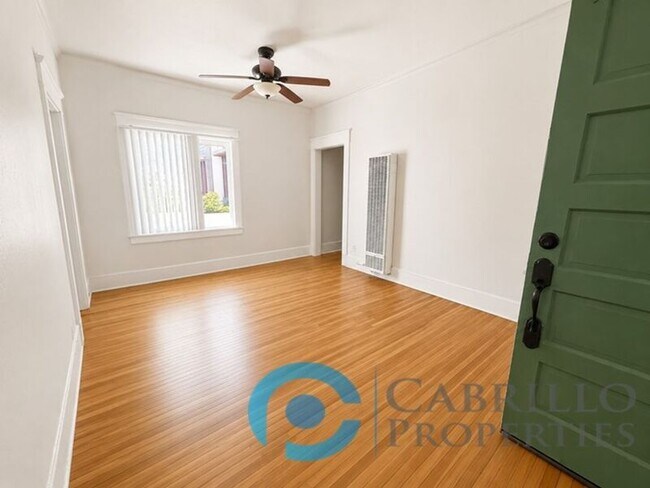 Foto del edificio - 2241 4th Avenue