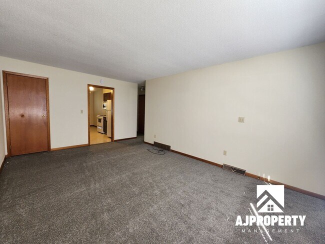 Foto del edificio - 2 Bedroom 1 Bathroom Near Edison Middle School