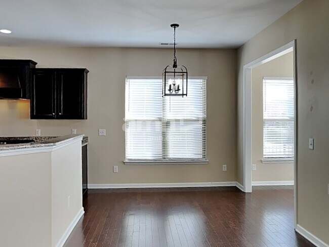 Foto del edificio - 15325 Colonial Park Dr