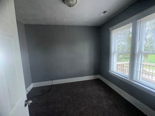 Building Photo - 3777 Elmhurst St