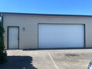 Building Photo - 511 S Division St