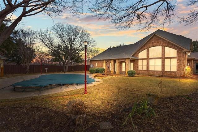 Building Photo - 900 Amethyst Dr