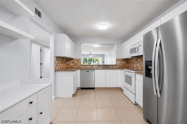 Foto del edificio - 5737 Whitaker Rd