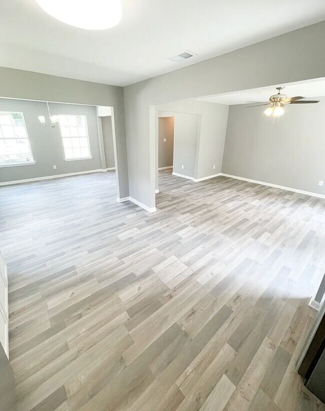Foto del edificio - 3 Bedroom Single Family Home in Memphis