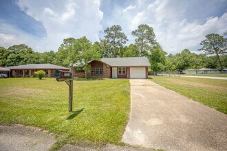Building Photo - 1520 Kingfisher Dr