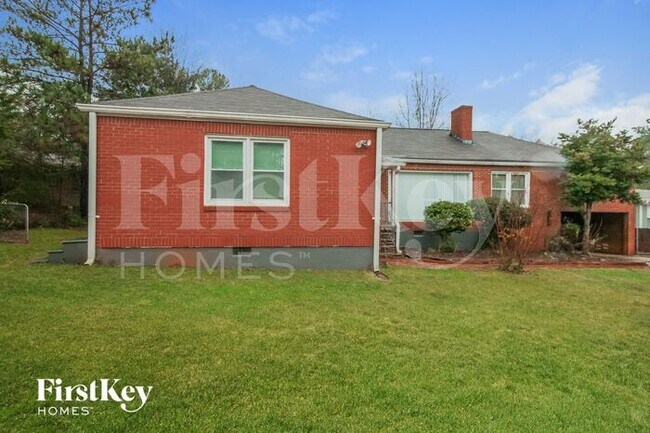 Building Photo - 1648 Columbia Dr