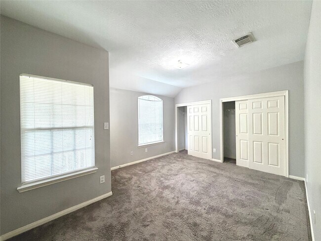 Foto del edificio - 6415 Mountain Pines Ln