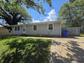 Building Photo - 1516 Hale Dr