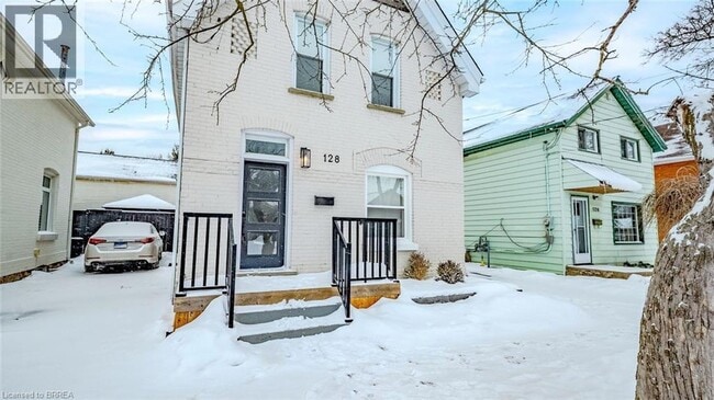 Building Photo - 128 Cayuga St