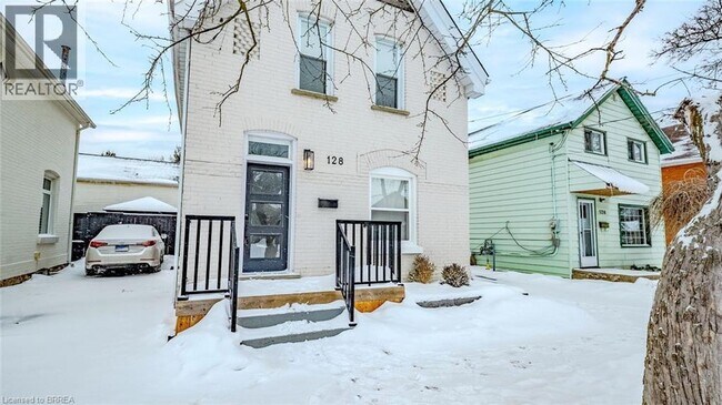 Photo du bâtiment - 128 Cayuga St