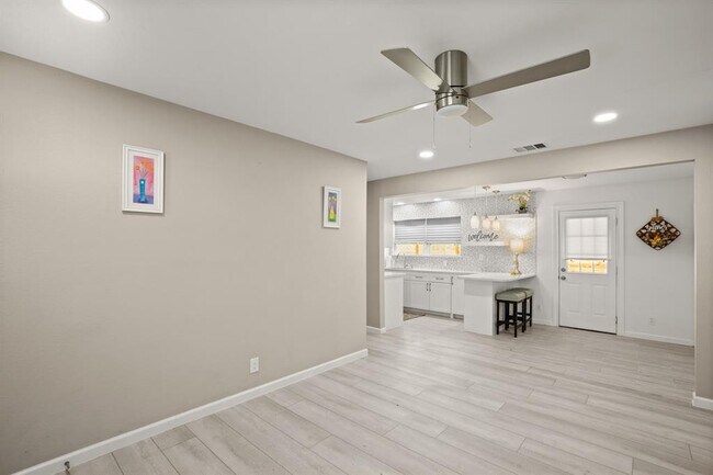 Building Photo - 8806 Parkfield Dr