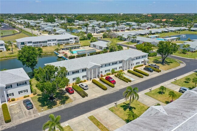 Foto del edificio - 1473 Saddle Woode Dr