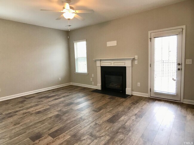 Foto del edificio - 39 Marsh Creek Dr