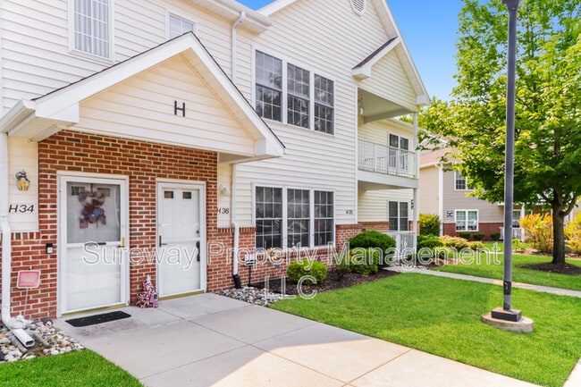 Building Photo - 36-H Pristine Pl