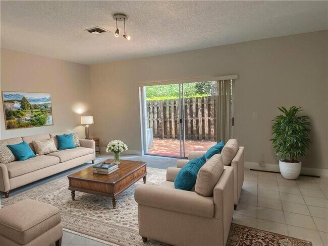 Foto del edificio - 16045 Emerald Cove Rd