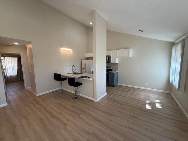 Building Photo - Beautifully upgraded 1 bed 1 bath with uti...