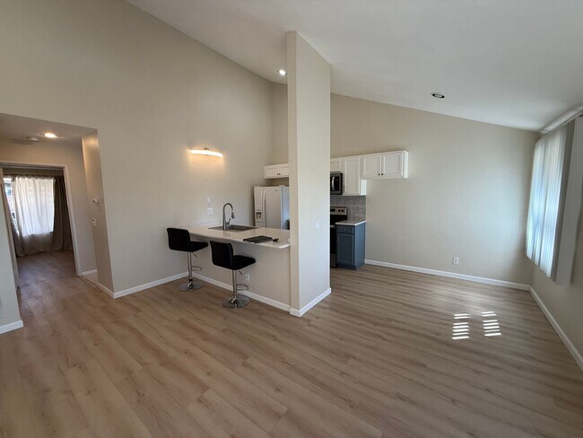 Foto del edificio - Beautifully upgraded 1 bed 1 bath with uti...