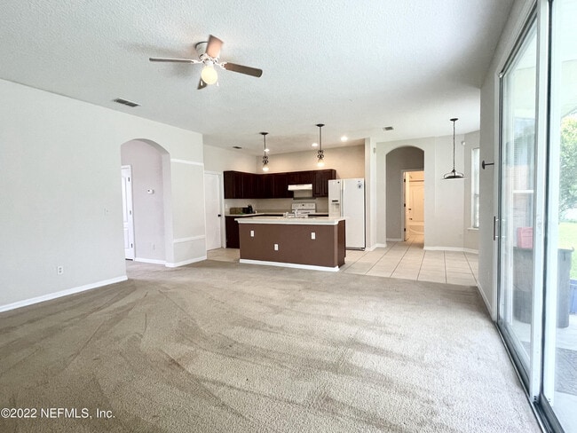 Building Photo - 3595 Live Oak Hollow Dr