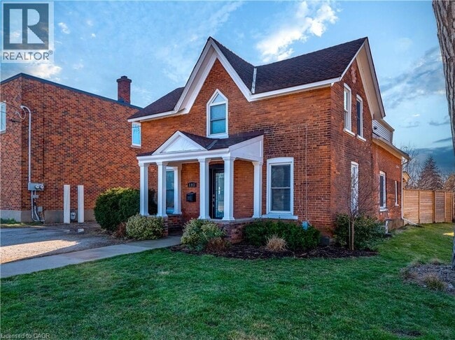 Building Photo - 193 Vine St