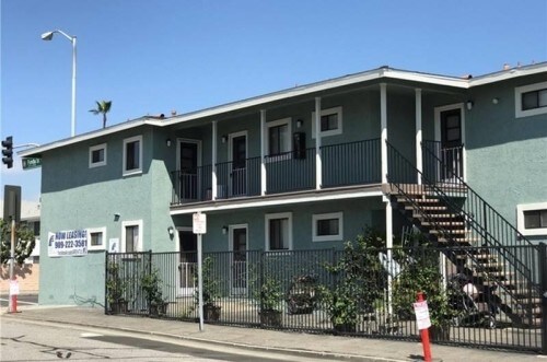 Foto del edificio - 1600 E La Habra Blvd
