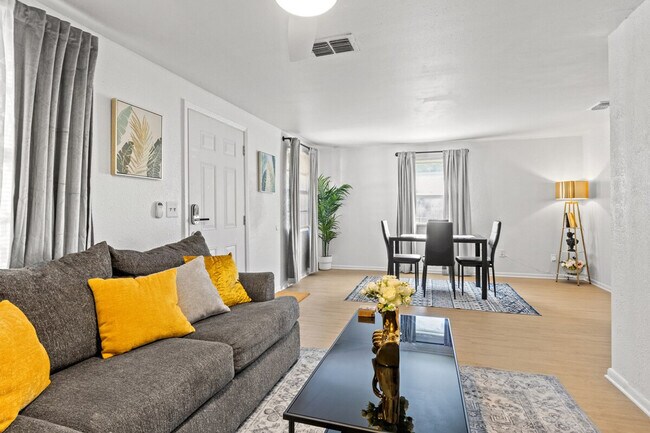 Foto del edificio - 3721 E Clifton St