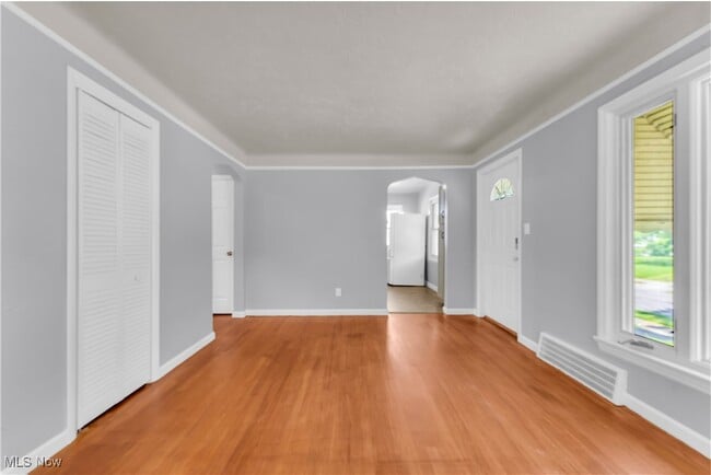Building Photo - 15604 Benhoff Dr