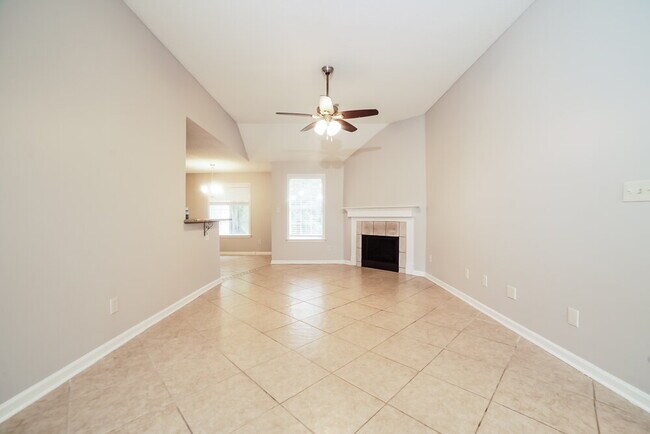 Foto del edificio - 2755 Fletcher View Dr