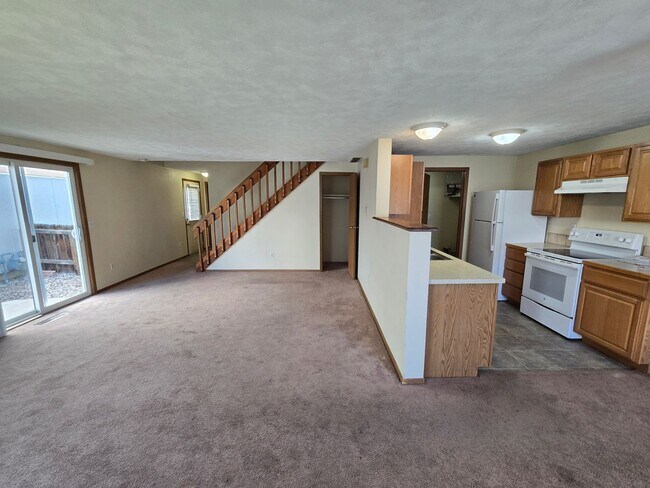 Foto del edificio - Three bedroom home in Franklin Square