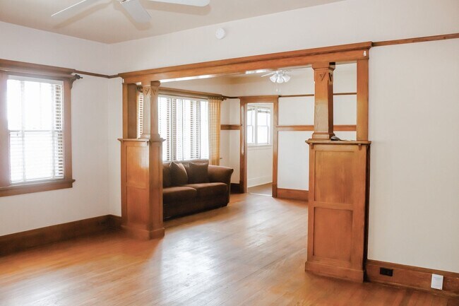 Foto del edificio - 3 Bedroom Home On Campus