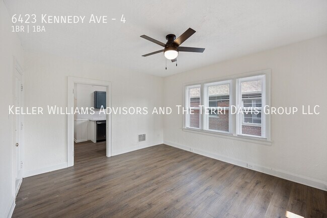 Foto del edificio - 6423 Kennedy Ave
