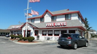 Building Photo - 1203 S Croatan Hwy
