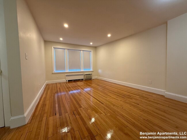 Building Photo - 93 Lancaster Ter