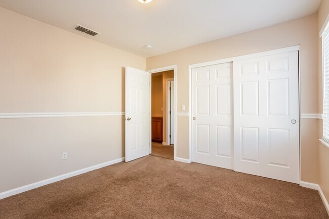 Building Photo - 2740 Zinfandel Ct