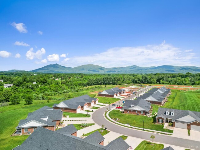 Building Photo - 172 Villa Oak Cir