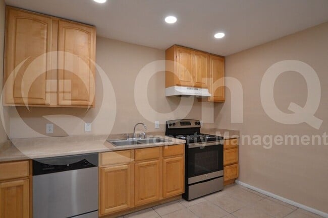 Building Photo - 8118 N 29th Ave