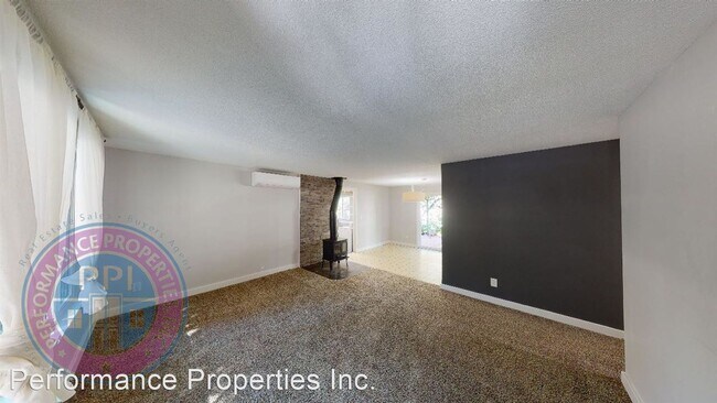 Building Photo - 13625 SW Devonshire Dr