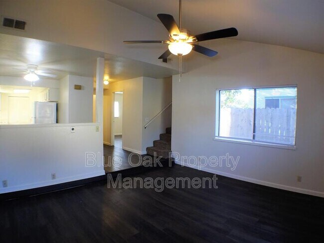Foto del edificio - 2811 Morseman Ave