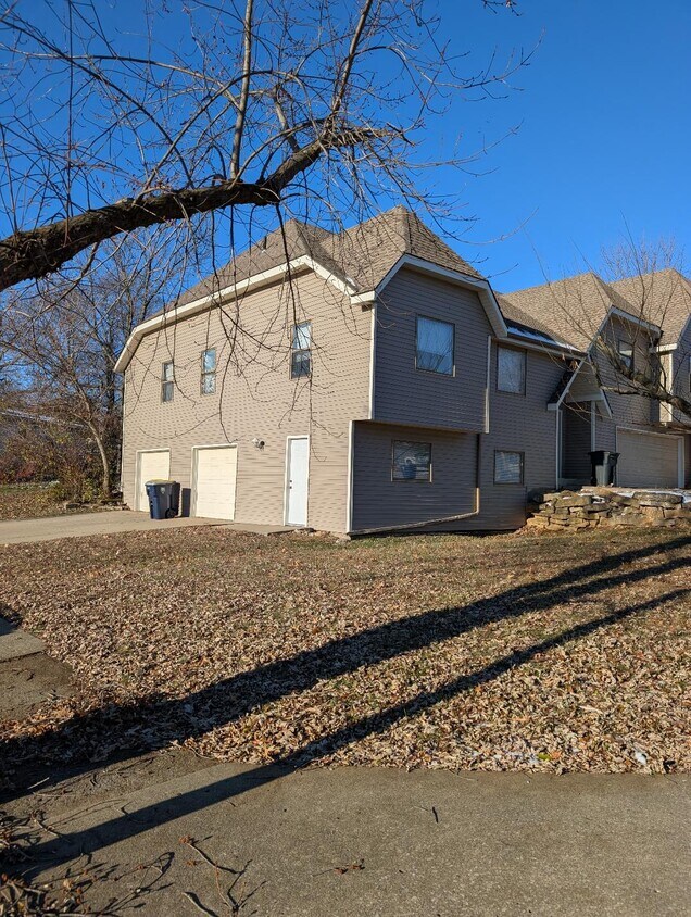 Foto principal - 6601 NW 70th St