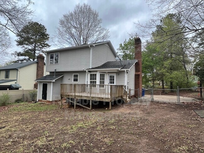 Building Photo - 2617 Valley Woods Ct