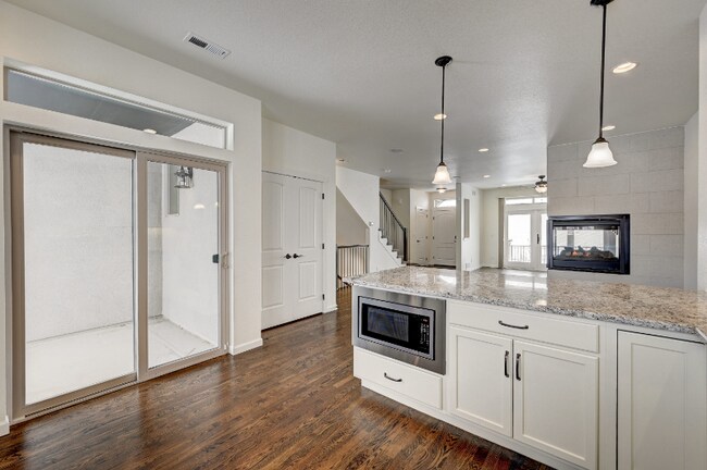 Foto del edificio - 15509 W Washburn Ave