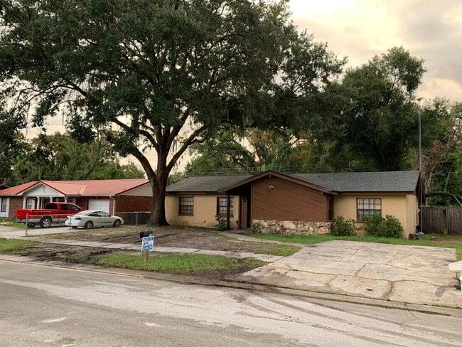Foto del edificio - 709 Ponderosa Dr E