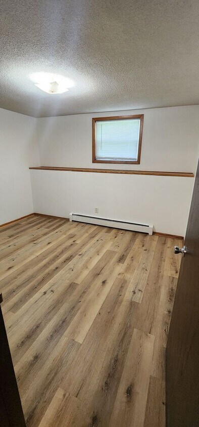 Primary Photo - 2 bedroom 1 bath basement apartment